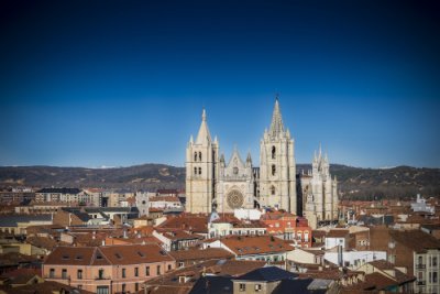 AVE León Catedral de León AVE León Catedral de León
